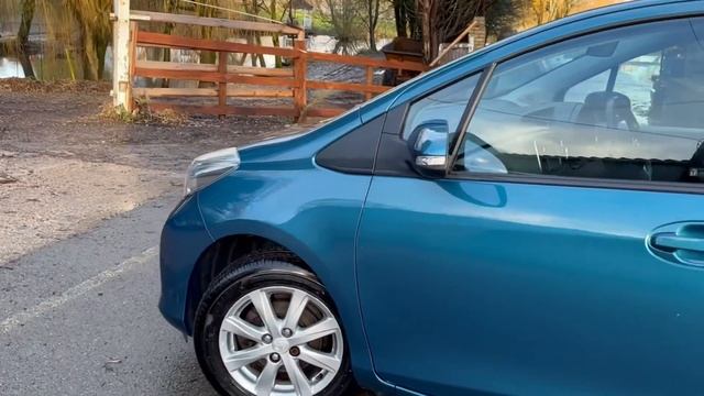 Toyota Yaris 1.33 Dual VVT-i TR Multidrive S Euro 5 5dr смотреть онлайн