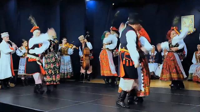 Krakowiak - Zespół Regionalny MOGILANIE z Mogilan смотреть онлайн