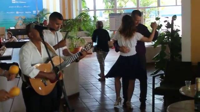 Salsa tanzen und Live Musik hören. Bellevue Palma Real Hotel, Varadero ,Cuba 04.2015 смотреть онлайн