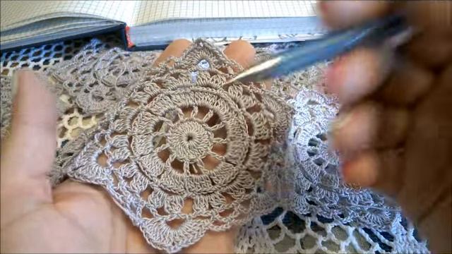 Вяжем брючный костюм на солидных дам и не только(введение) смотреть онлайн