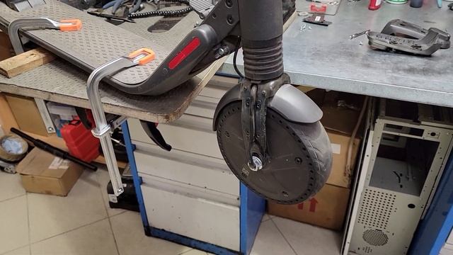 Кривой ремонт Ninebot ES2 в одном из сервисов Минска :) смотреть онлайн
