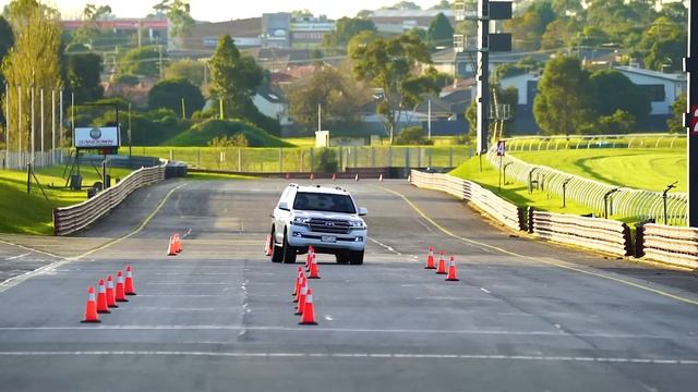 Toyota Landcruiser VSB14 LT2 Lane Change Test / 100kph /4052kg смотреть онлайн