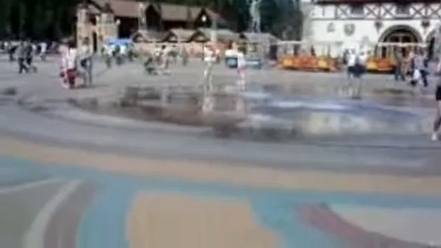 У фантана в Парке Горького2013-05-05-14-09-40 смотреть онлайн