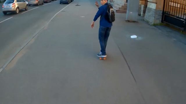 КАТАЕМСЯ НА ПЕННИ ПО ПИТЕРУ смотреть онлайн