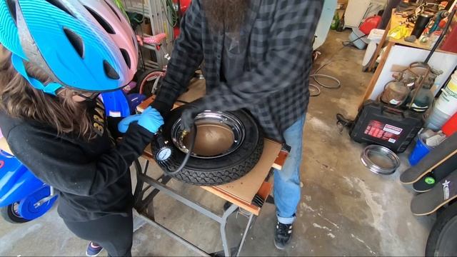 Scrub Scrub Scrub - Chrome Rim Cleanup - Vespa Rally Rebuild Part 3 смотреть онлайн