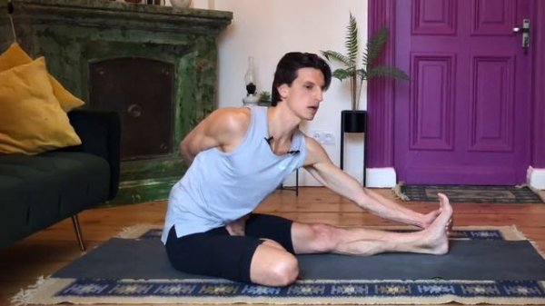 Поза Лотоса с нуля. Как сесть в позу лотоса.  Падмасана для начинающих.