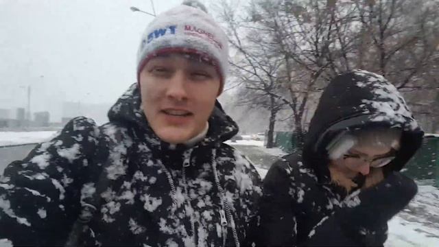 Большие снежинки в Москве смотреть онлайн