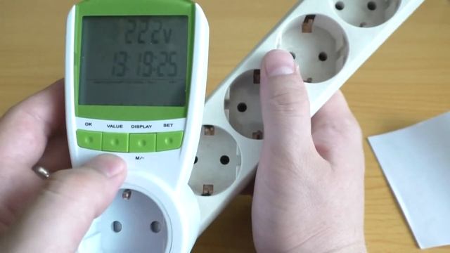 Видео обзор розетки измерителя электроэнергии Electronic Energy Meter TS-838 EC Plug смотреть онлайн
