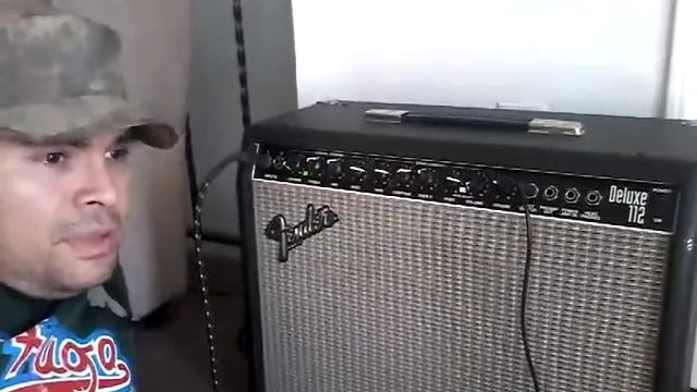 FENDER DELUXE 112 AMP смотреть онлайн