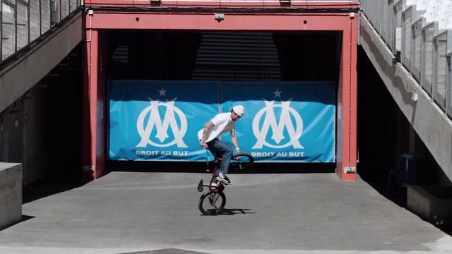 BMX riding inside the Orange Velodrome! смотреть онлайн