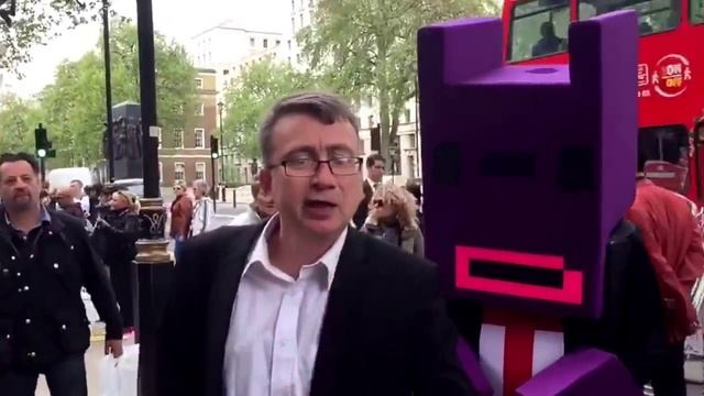 Vote BunnyLord - Man on the Street (Not A Hero) смотреть онлайн