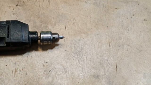 Если нет сверла по стеклу, то выручит стеклорез смотреть онлайн