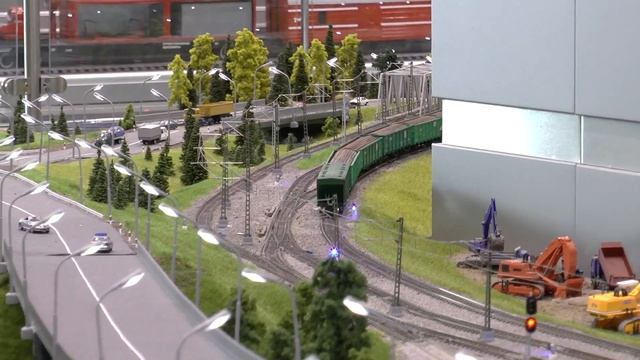Макет железной дороги в здании Рижского вокзала. смотреть онлайн