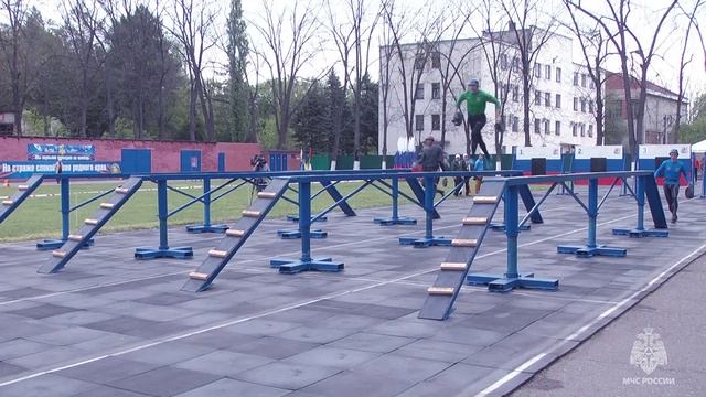 ? #МоментыСлужбы – пожарно-спасательный спорт смотреть онлайн