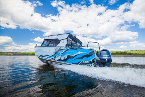 Realcraft 700 -  кабинная моторная лодка.