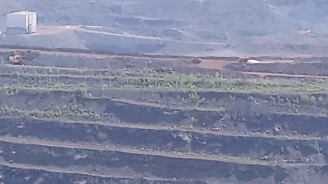 Сердце МГОКА самый мощный карьер в мире по добыче железной руды/Невероятное зрелище шокирует всех.. смотреть онлайн