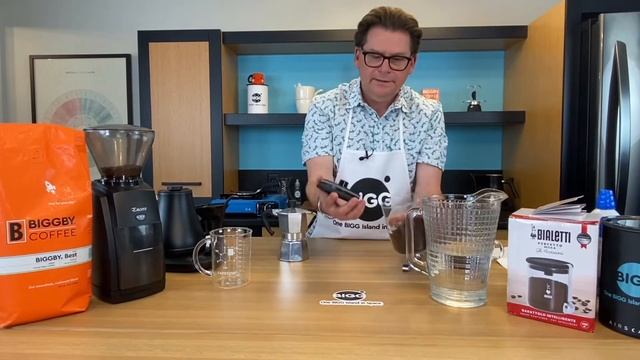 BEAN BASICS S3 E9: Bialetti 3-cup Moka Express Simplified! смотреть онлайн