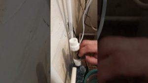как спаять трубу полипропилен когда с неё бежит вода!? просто ! !!