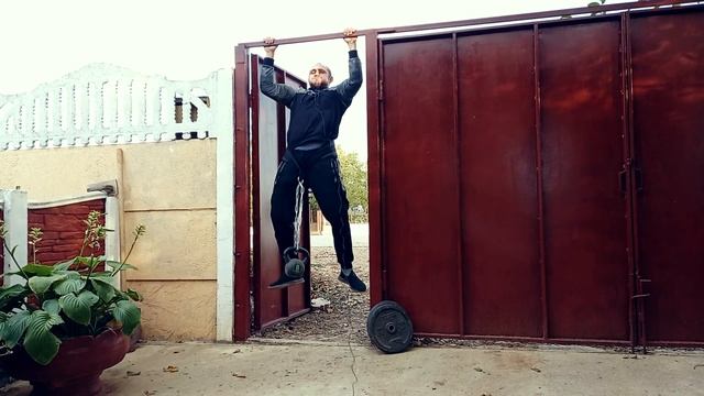 100 ТЯЖЕЛЫХ ПОДТЯГИВАНИЙ С ВЕСОМ ОТ 40 ДО 0 ТРЕНИРОВКА ДОМА НА СВЕЖЕМ ВОЗДУХЕ смотреть онлайн