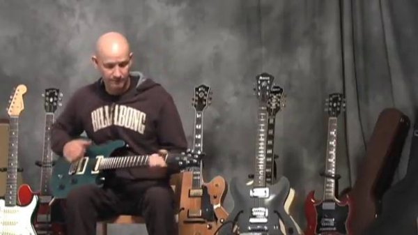 review Paul Reed Smith PRS SE Custom Tremolo electric guitar