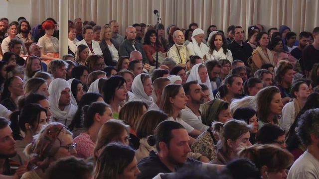 Муджи в Ришикеше 9 марта 2017 (с синхронным переводом) смотреть онлайн