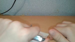 Током бьет,палец в кровь.Разыграй друга))