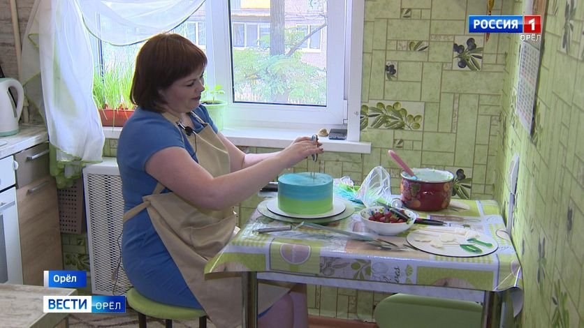 В Орле группа волонтеров поздравляет детей с ОВЗ именинными тортами смотреть онлайн