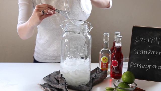 Sparkling Cranberry Pomegranate Juice (Non-Alcoholic) смотреть онлайн