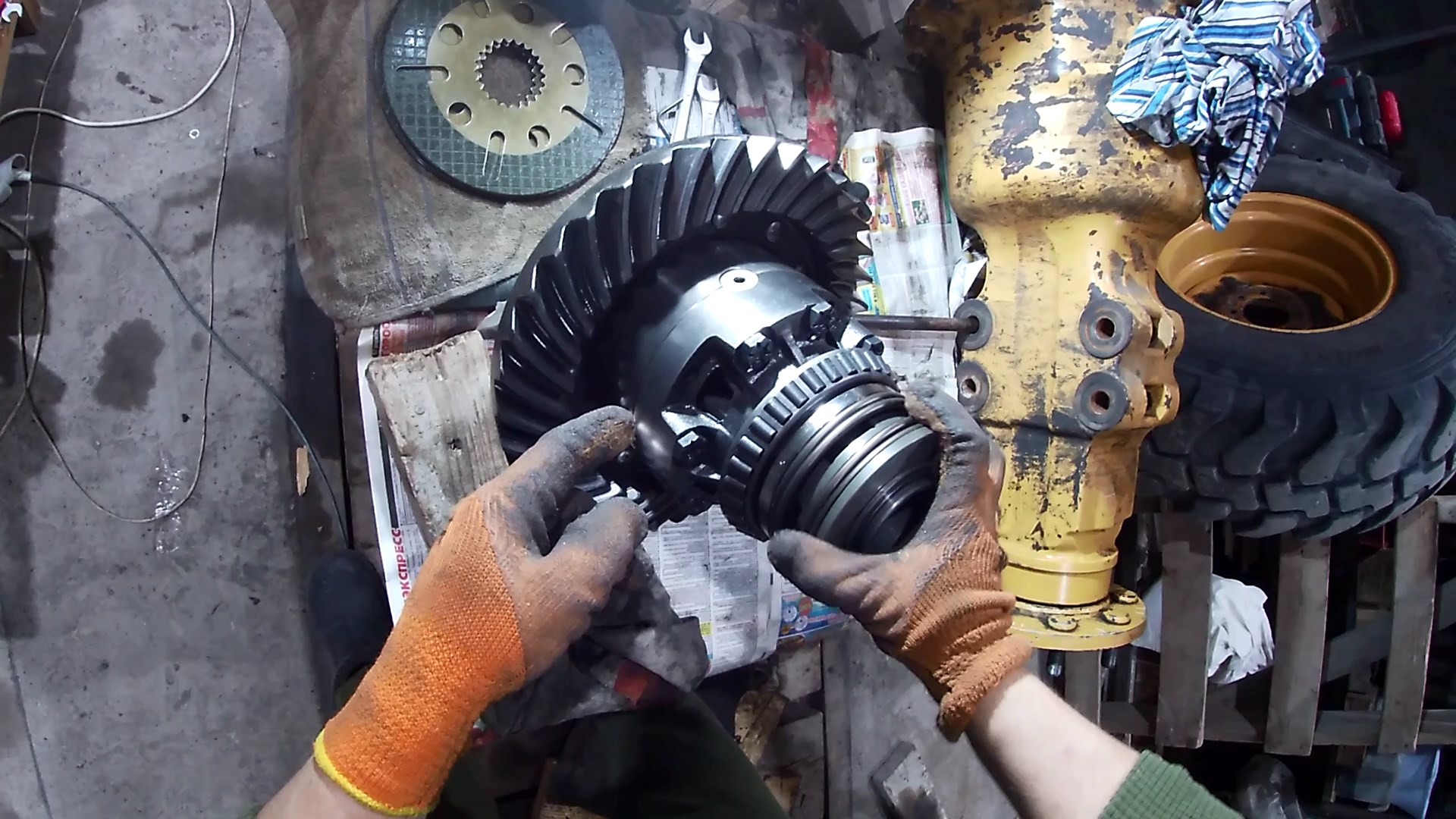 Экскаватор-погрузчик САТ .Как блокируется дифференциал! смотреть онлайн