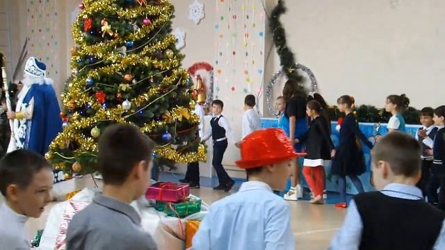 Песня про ёлку. Новогодний утренник. Шк. 45 г. Владивосток смотреть онлайн