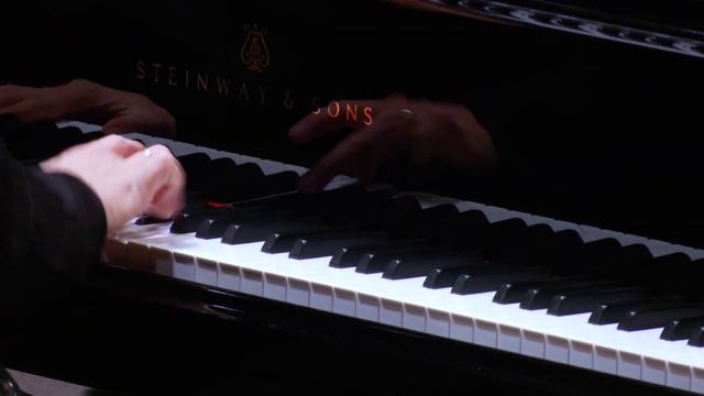 Mozart / Brahms / Martin Helmchen / Alan Gilbert / The Royal Stockholm Philharmonic Orchestra смотреть онлайн