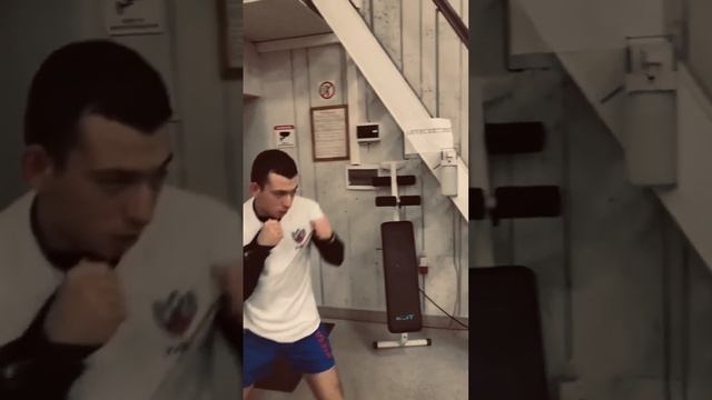 Нокаутирующий удар с резиной #бокс#бокстренировки#boxingtraining#рекомендации#rutube#StudioRutube