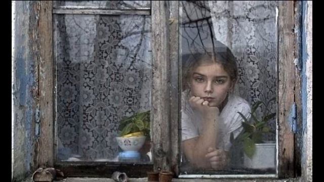 Только в юности играют Эдуард Асадов читает Павел Беседин смотреть онлайн