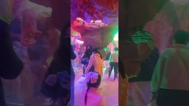 Hefei China street underground refreshment place, beautiful waterfall and lighting смотреть онлайн