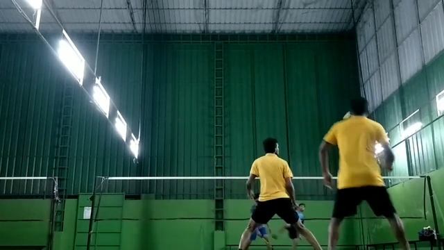 Super Badminton match indoor players смотреть онлайн