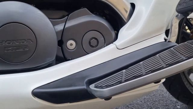 TWS HONDA DN-01 WHITE 2008 смотреть онлайн