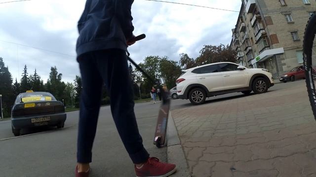 VLOG # 16 / РАЗЛОЖИЛСЯ НА ГРАНИ / УЛЕТЕЛ С САМОКАТОМ В КУСТЫ смотреть онлайн