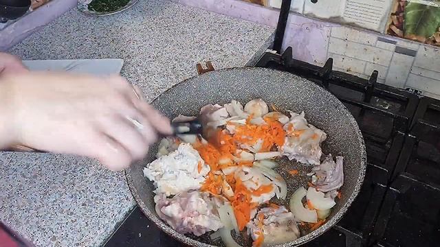 Гречка с курицей в томате на сковороде Вкусный рецепт смотреть онлайн