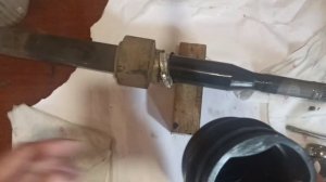 Замена правого внутреннего пыльника шрус  на Toyota Auris 150