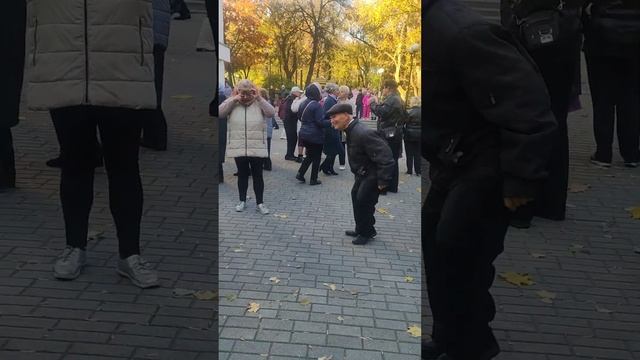 Мама я влюбилась.....16.10.22 Гомель парк Луначарского ? смотреть онлайн