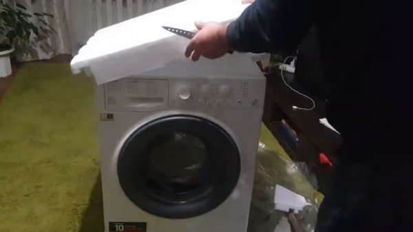 Распаковка - Стиральная машина Hotpoint-Ariston VMSL 601 B BY