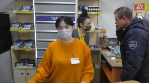 Аксай. Девушки на заправке Роснефть заскучали и нажали на секретную кнопку.