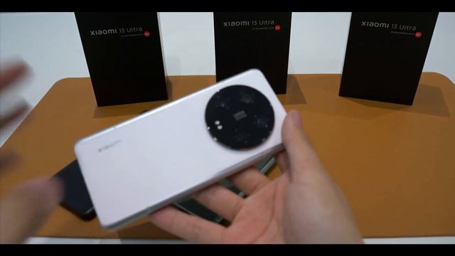 Xiaomi 13 Ultra Unboxing I Hands on I Screen I Camera test I 5000Mah Battery I Snapdragon 8 Gen 2 смотреть онлайн