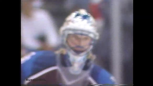 Slava Kozlov scores a lucky goal vs Patrick Roy and Avalanche in game 4 (1999) смотреть онлайн