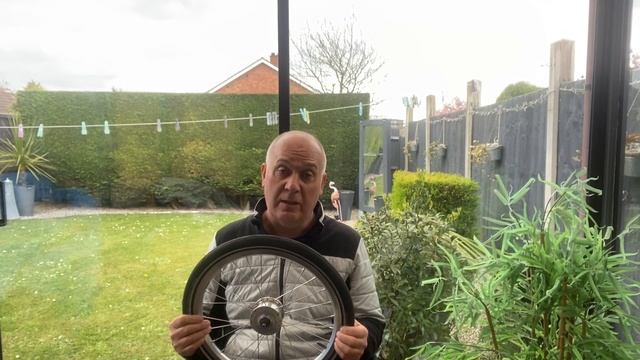 Continental Contact Urban, best Brompton tyre? A 2 year review смотреть онлайн