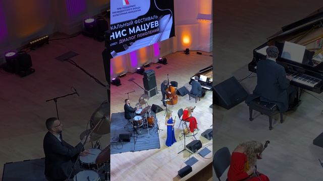 Полёт шмеля смотреть онлайн