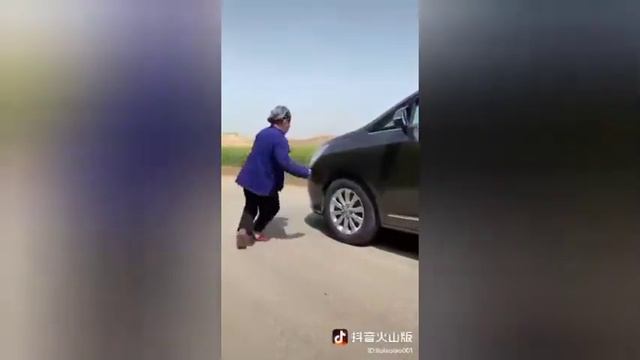 Вы должны это видеть.Ржу до слёз (18+) смотреть онлайн
