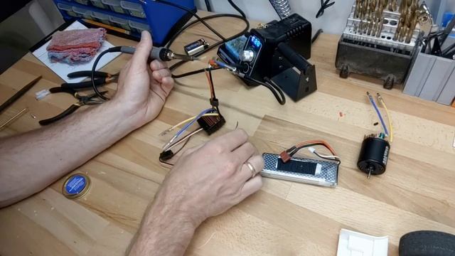 OpenRC F1 - Should you go Brushed or Brushless? смотреть онлайн
