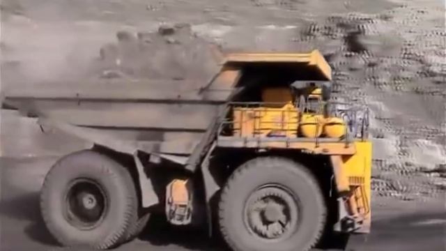 САМЫЕ БОЛЬШИЕ САМОСВАЛЫ В МИРЕ / ТОП 5 смотреть онлайн