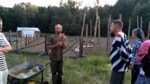 84. Как зарыть деревянные опоры в землю, чтобы они не портились